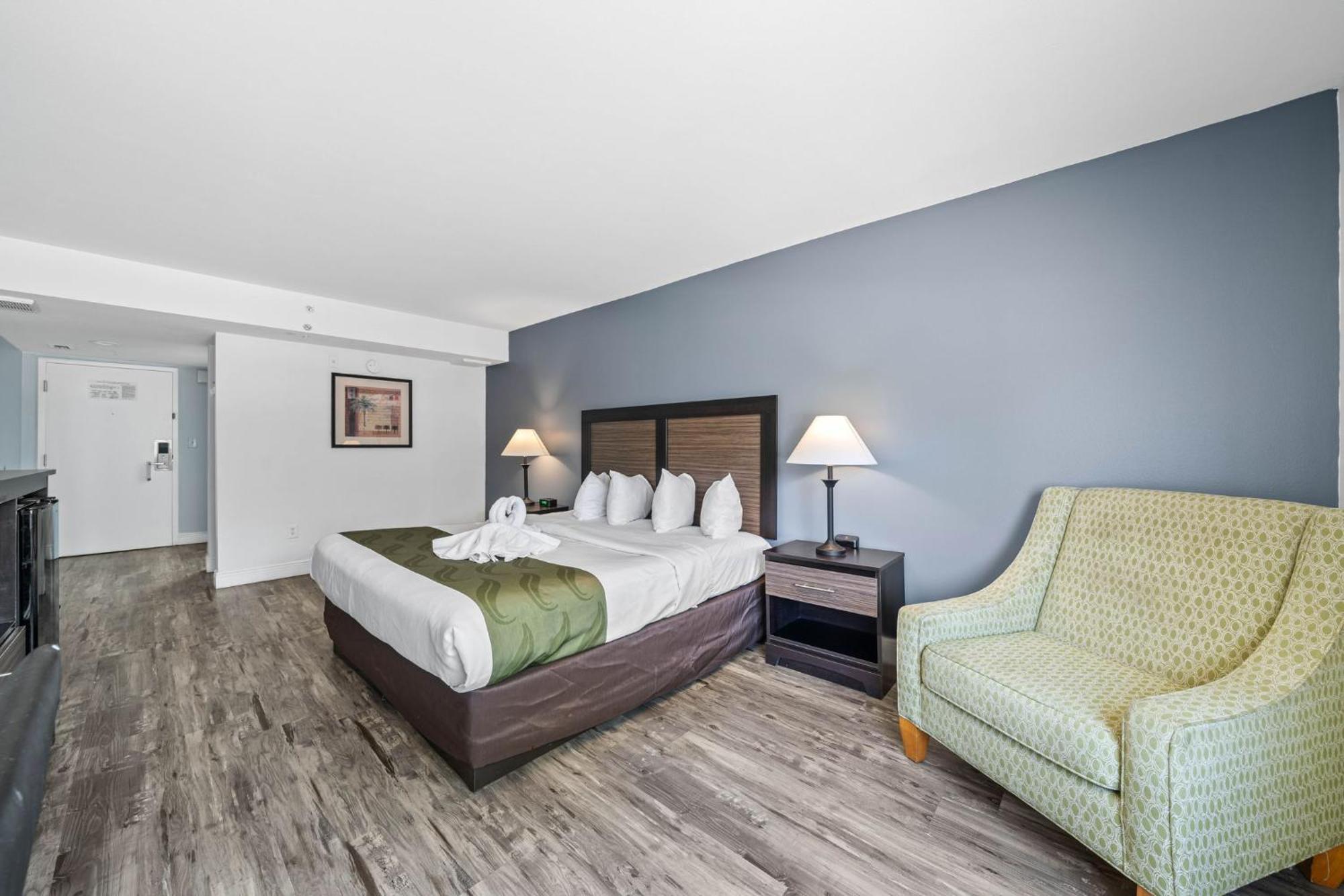 Quality Inn & Suites Near Fairgrounds & Ybor City Tampa Exterior foto